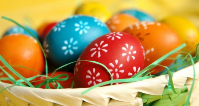 Πως να βάψετε τα αυγά σας χωρίς να σπάσουν
