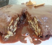 Πανεύκολη τούρτα ψυγείου με μπισκότα πτι μπερ σοκολάτας