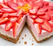 Cheesecake φράουλας χωρίς ψήσιμο