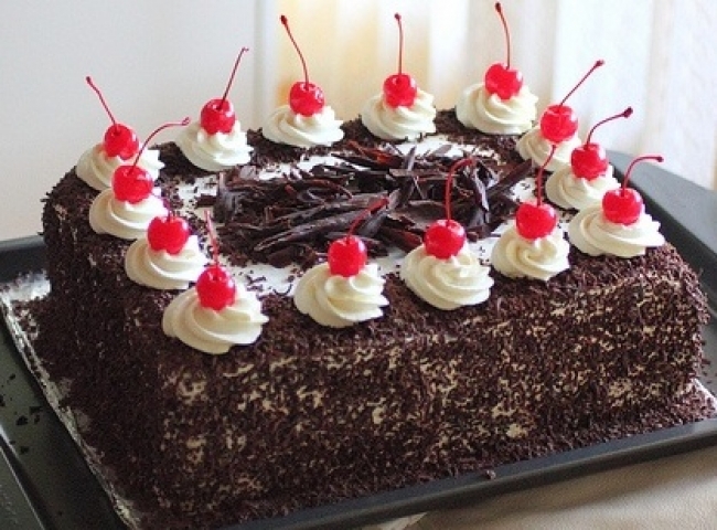 Premium Black Forest Cake 1.5 kg