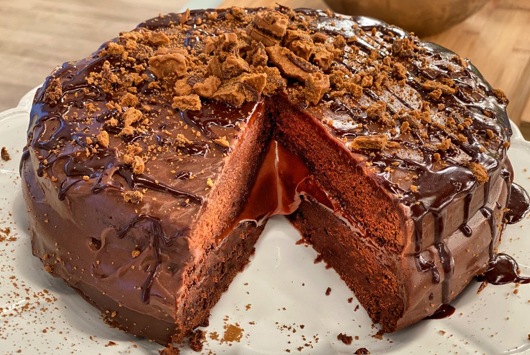 Κέικ σοκολατένιο με επικάλυψη σοκολάτας