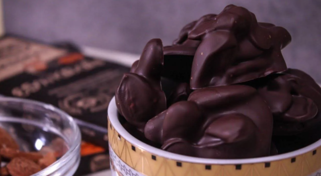 Βραχάκια σοκολάτας με 2 υλικά πανεύκολα (Video)